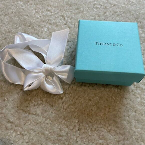 Tiffany and Co. Empty Ring Jewelry Box with Satin White Ribbon - Picture 1 of 3